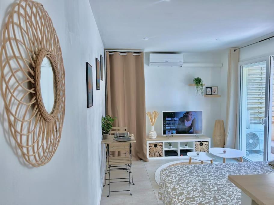 Studio Cosy Proche Plage, Parking Gratuit Juan-les-Pins Zewnętrze zdjęcie
